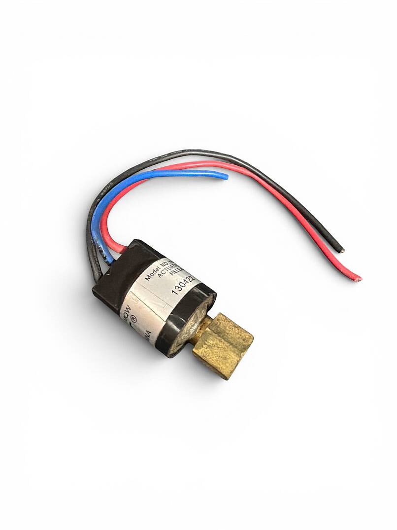 AC Pressure Switch 3-Wire R134A - 1