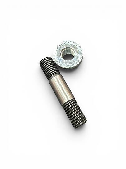Axle Shaft Stud + Nut Isuzu 5093000660AB