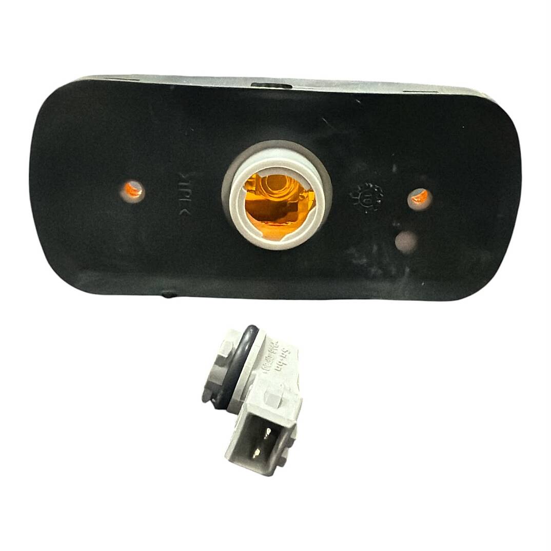 Marker Lamp Isuzu 3038M004Y30A - 2